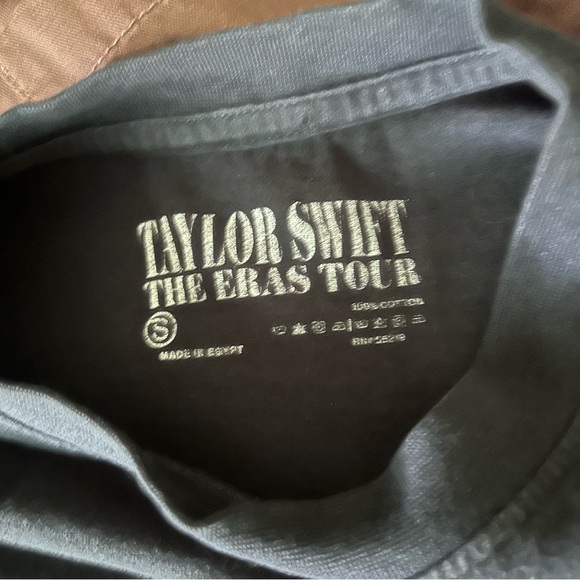 Taylor Swift The Eras Tour Long Sleeve Shirt in Black Sz S - Picture 7 of 7